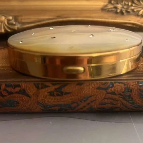 Mother of Pearl 1950’s vintage makeup compact - Picture 5 of 5